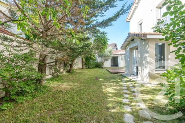 Maison à vendre  5 pièces - 123,15 m 2   CHAMPIGNY SUR MARNE  - 94