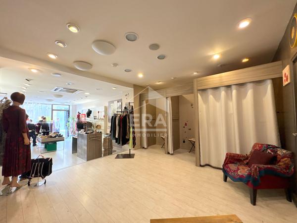 A LOUER 84120 PERTUIS CENTRE - LOCAL COMMERCIAL D'ENVIRON 69M² DONT 12M² DE RESERVE