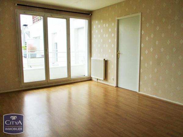 Appartement à vendre 2 pièces 45m² Sainte-Geneviève-des-Bois (91700)