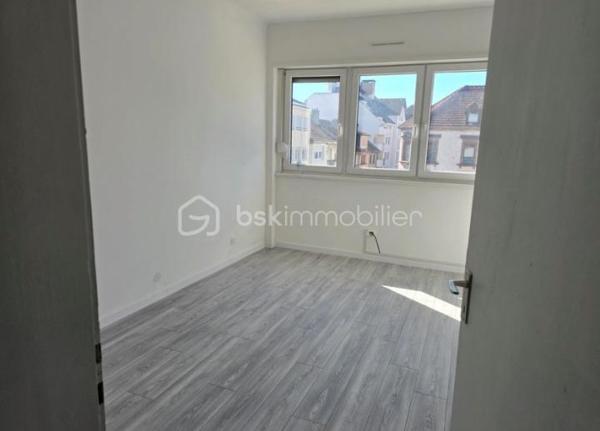 Immeuble mixte de 1 700 m²