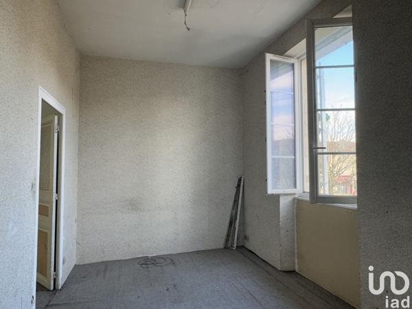 Maison 5 pièces de 300 m² à Aigre (16140)