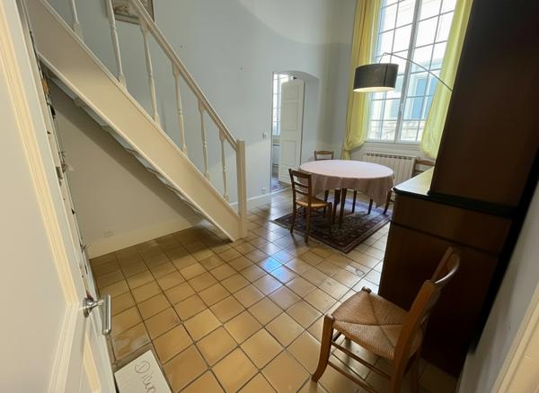 À vendre: Appartement de type T3 de 105.5 m²dans le centre historique ascenseur.