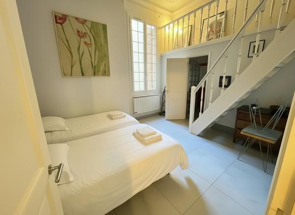 À vendre: Appartement de type T3 de 105.5 m²dans le centre historique ascenseur.