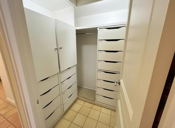 À vendre: Appartement de type T3 de 105.5 m²dans le centre historique ascenseur.