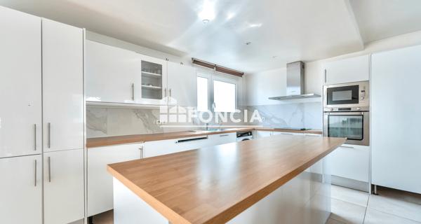 À vendre Appartement 6 pièces 141.75 m² - Courbevoie 92400