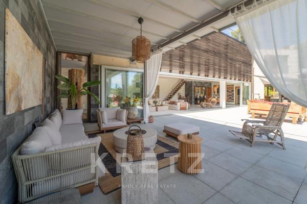 VILLA D'ARCHITECTE D'EXCEPTION DE 500 M2 AVEC ROOFTOP VUE SAINTE-VICTOIRE