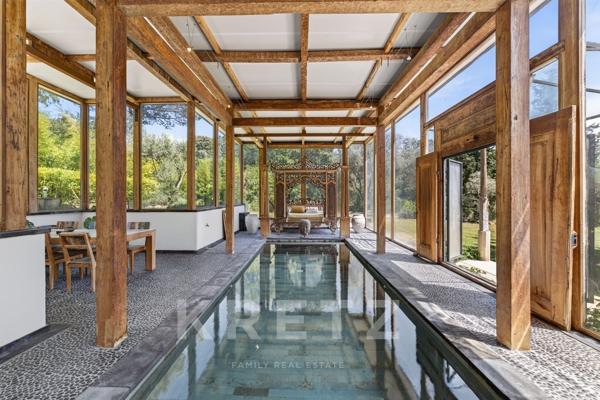 VILLA D'ARCHITECTE D'EXCEPTION DE 500 M2 AVEC ROOFTOP VUE SAINTE-VICTOIRE