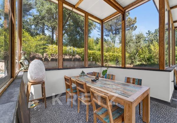 VILLA D'ARCHITECTE D'EXCEPTION DE 500 M2 AVEC ROOFTOP VUE SAINTE-VICTOIRE