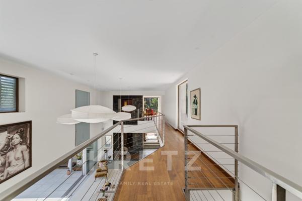 VILLA D'ARCHITECTE D'EXCEPTION DE 500 M2 AVEC ROOFTOP VUE SAINTE-VICTOIRE