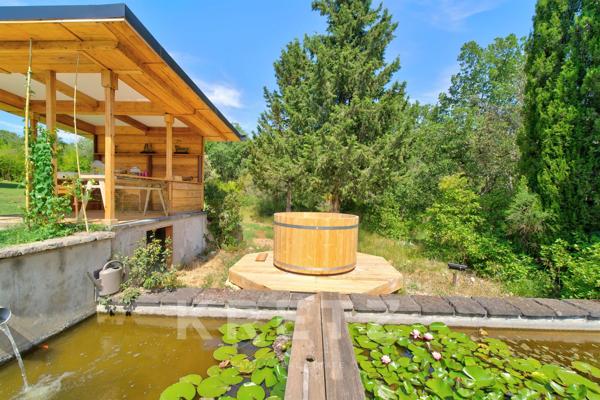 VILLA D'ARCHITECTE D'EXCEPTION DE 500 M2 AVEC ROOFTOP VUE SAINTE-VICTOIRE