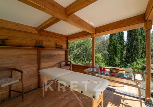 VILLA D'ARCHITECTE D'EXCEPTION DE 500 M2 AVEC ROOFTOP VUE SAINTE-VICTOIRE
