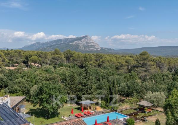 VILLA D'ARCHITECTE D'EXCEPTION DE 500 M2 AVEC ROOFTOP VUE SAINTE-VICTOIRE