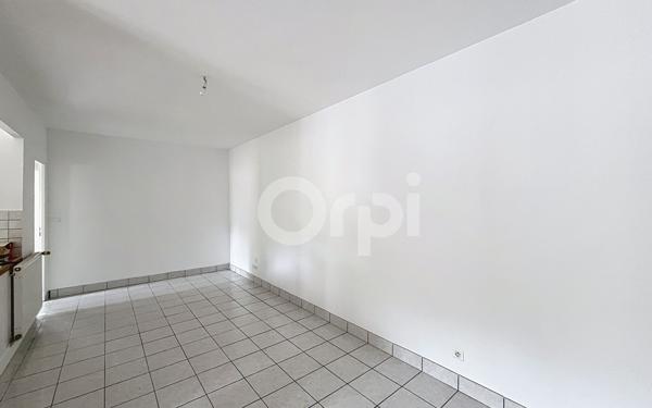 Appartement à louer    4 pièces •  Pazayac