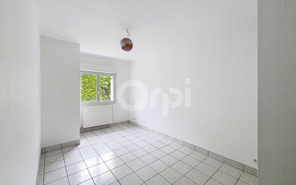 Appartement à louer    4 pièces •  Pazayac