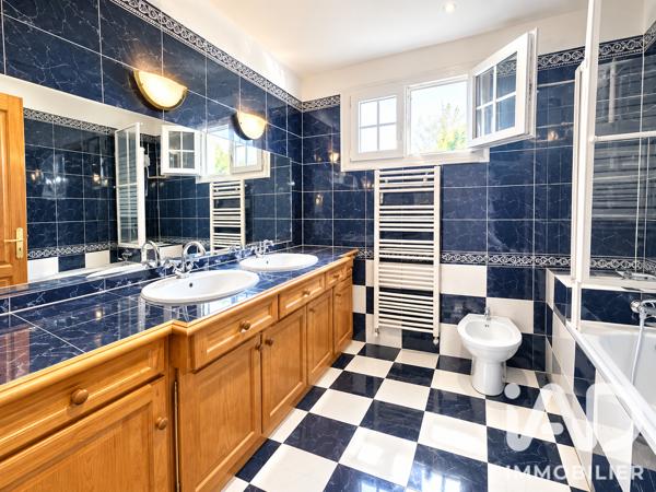 Maison à vendre 9 pièces 208 m² Chelles