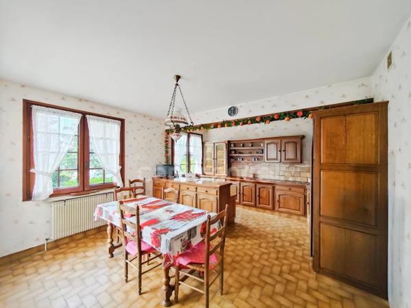 À Saint-Rémy (71) à vendre maison familiale de 280 m² habitables 7 chambres 640 m² de terrain clos !