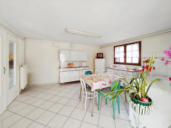 À Saint-Rémy (71) à vendre maison familiale de 280 m² habitables 7 chambres 640 m² de terrain clos !