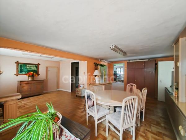 À Saint-Rémy (71) à vendre maison familiale de 280 m² habitables 7 chambres 640 m² de terrain clos !