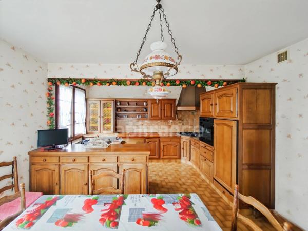 À Saint-Rémy (71) à vendre maison familiale de 280 m² habitables 7 chambres 640 m² de terrain clos !