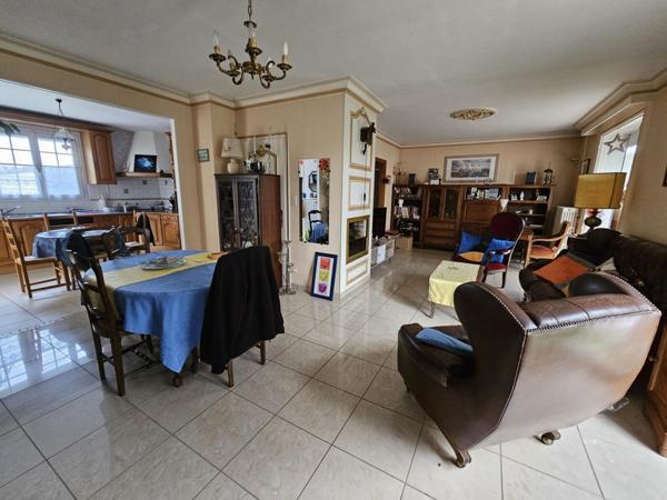 Maison à LA ROCHE-SUR-YON, 85000 - 6 pièces 122m²
