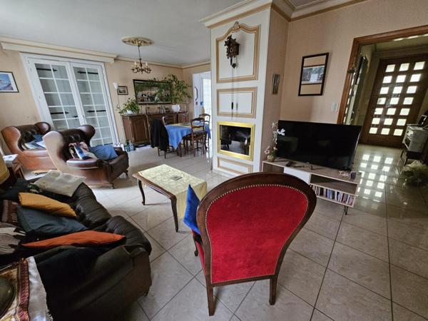Maison à LA ROCHE-SUR-YON, 85000 - 6 pièces 122m²