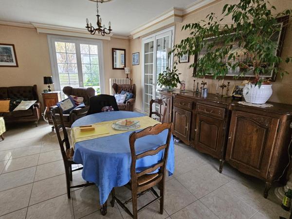 Maison à LA ROCHE-SUR-YON, 85000 - 6 pièces 122m²