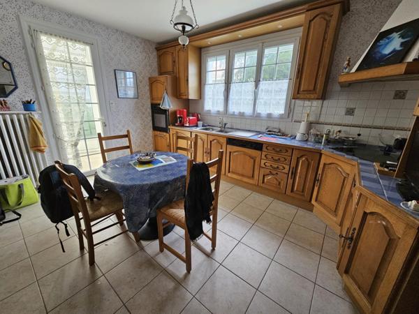 Maison à LA ROCHE-SUR-YON, 85000 - 6 pièces 122m²