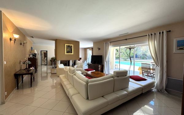 Maison à vendre    4 pièces •  Béziers