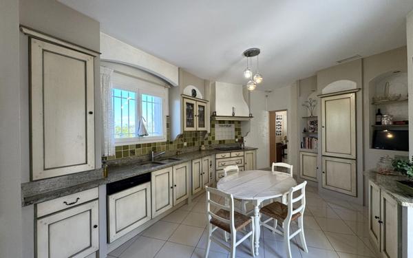 Maison à vendre    4 pièces •  Béziers