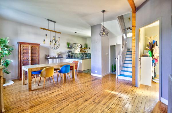 Maison de charme avec 5 chambres, jardin et garage proche passerelle au vieux Passage.