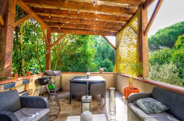 Maison de charme avec 5 chambres, jardin et garage proche passerelle au vieux Passage.