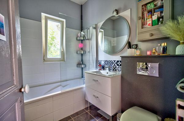 Maison de charme avec 5 chambres, jardin et garage proche passerelle au vieux Passage.