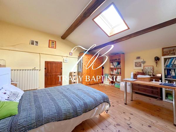 Ferme avec hangar à 5 min de l'accès rocade et des commodités