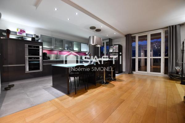 Superbe appartement dans résidence recherchée! Ravalement récemment réalisé!Deux places de parking dont une en souterrain!