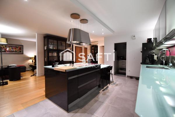 Superbe appartement dans résidence recherchée! Ravalement récemment réalisé!Deux places de parking dont une en souterrain!