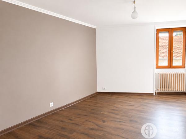 Maison 100m2 au centre village avec garage