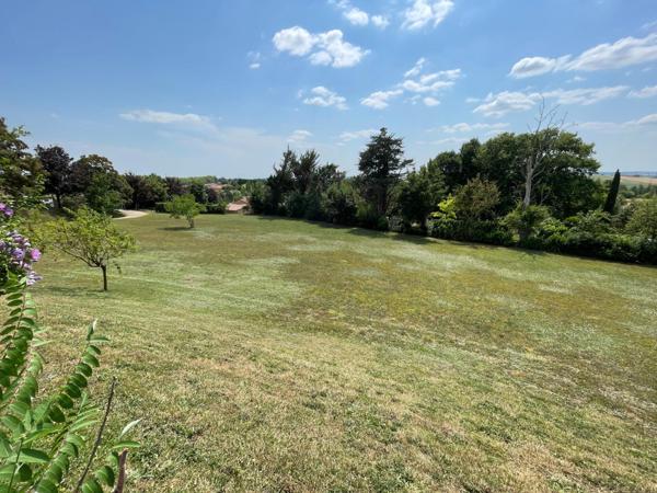 30 MINUTES DE TOULOUSE VUE PYRENNEES PARC DECORE DE 6000 M²