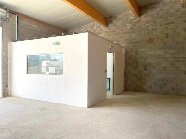 PROCHE MONT DE MARSAN - ENTREPOT de 170 m² avec Bureau - Année 2022