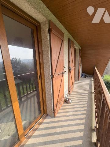 Maison sur sous-sol complet comprenant au rez-de-chaussée: entrée, dégagement avec placard, cui...