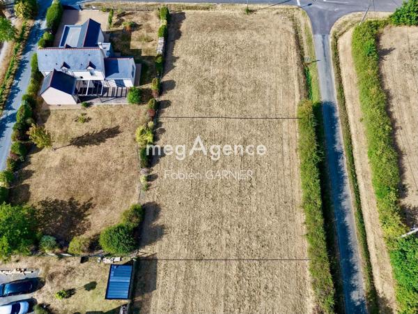 Terrain à FAYE-D'ANJOU, 49380 - 727m²