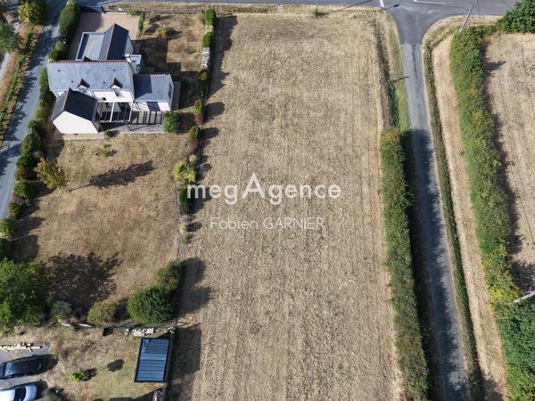 Terrain à FAYE-D'ANJOU, 49380 - 727m²