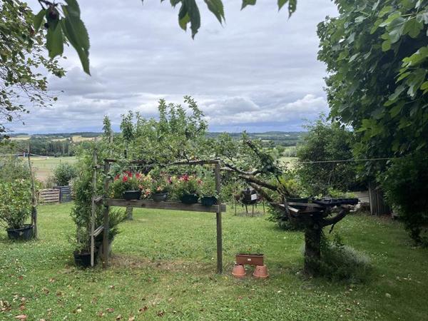 Maison à vendre 69 785 € Bors (Canton de Montmoreau-Saint-Cybard) 5 p 113 m² DPE D
