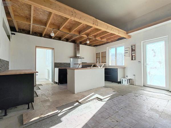 Maison à vendre à Doué-en-Anjou dans le Maine-et-Loire (49700), ref :