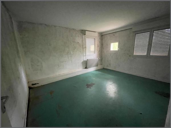 Grand appartement à complétement redistribuer situé en rez de chaussée à Gennes Val de Loire