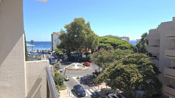 Vente                                                      Appartement
                        
                     5 pièces                      73 m2                     à Le Lavandou