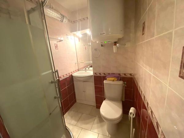 Vente                                                      Appartement
                        
                     5 pièces                      73 m2                     à Le Lavandou