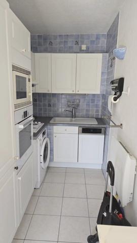 Vente                                                      Appartement
                        
                     5 pièces                      73 m2                     à Le Lavandou