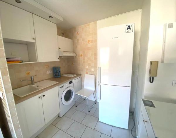 Vente                                                      Appartement
                        
                     5 pièces                      73 m2                     à Le Lavandou