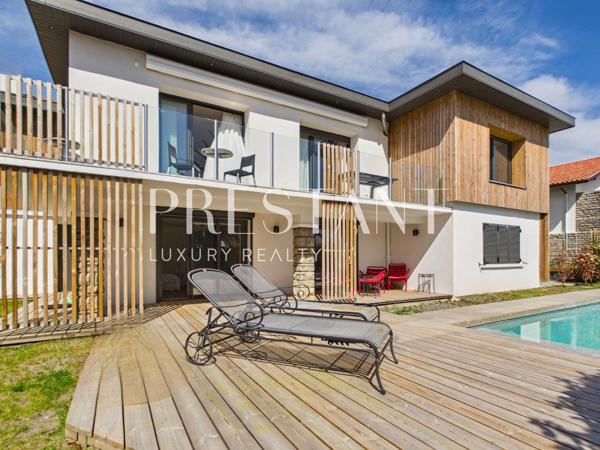 Biarritz – La Milady, très jolie vue pour cette villa aux beaux volumes ouverts et indépendants., BIARRITZ