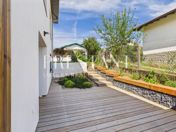 Biarritz – La Milady, très jolie vue pour cette villa aux beaux volumes ouverts et indépendants., BIARRITZ
